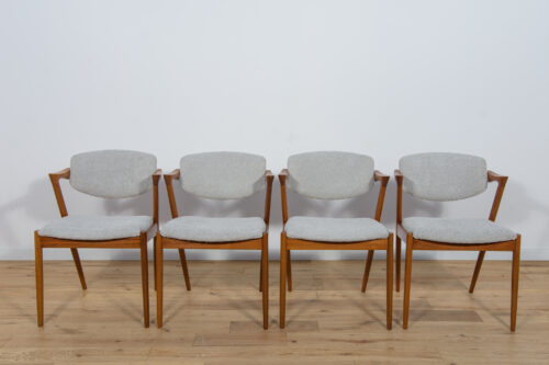 Komplet czterech krzeseł Kristiansen Model 42 w drewnie teakowym