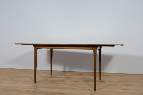 Rozkładany stół McIntosh z lat 60. - elegancki mebel vintage z drewna tekowego, lekka forma, sygnowany logo McIntosh