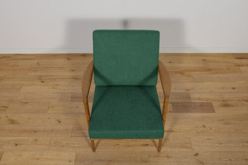 Mid Century Oak Armchair Model 300-139 from Swarzędz Factory, 1960s - Image 4