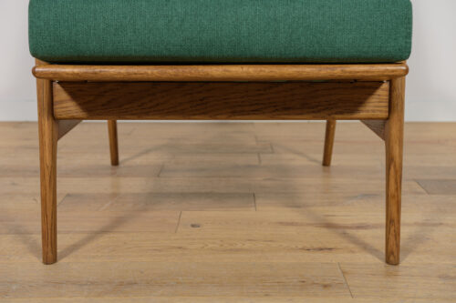 Mid Century Oak Armchair Model 300-139 from Swarzędz Factory, 1960s - Image 15