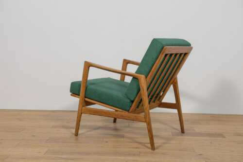 Mid Century Oak Armchair Model 300-139 from Swarzędz Factory, 1960s - Image 7