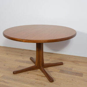 Mid-Century Round Extendable Teak Dining Table from McIntosh, United Knigdom, 1960s