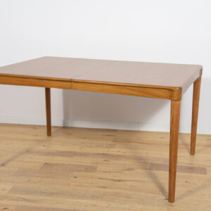 Prostokątny rozkładany stół, proj. H. W. Klein, Bramin, Dania, lata 70.