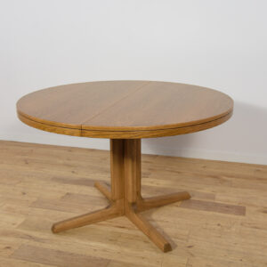 Mid-Century Round Extendable Oak Dining Table by Farstrup Møbler, Denmark, 1970s